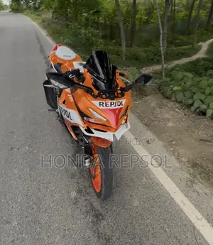 Honda CBR 2022 Orange