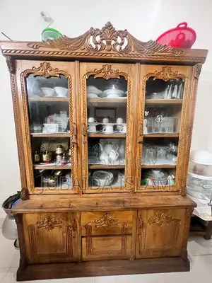 ওয়াল শোকেস