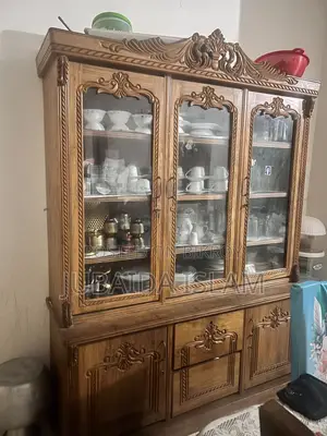 ওয়াল শোকেস