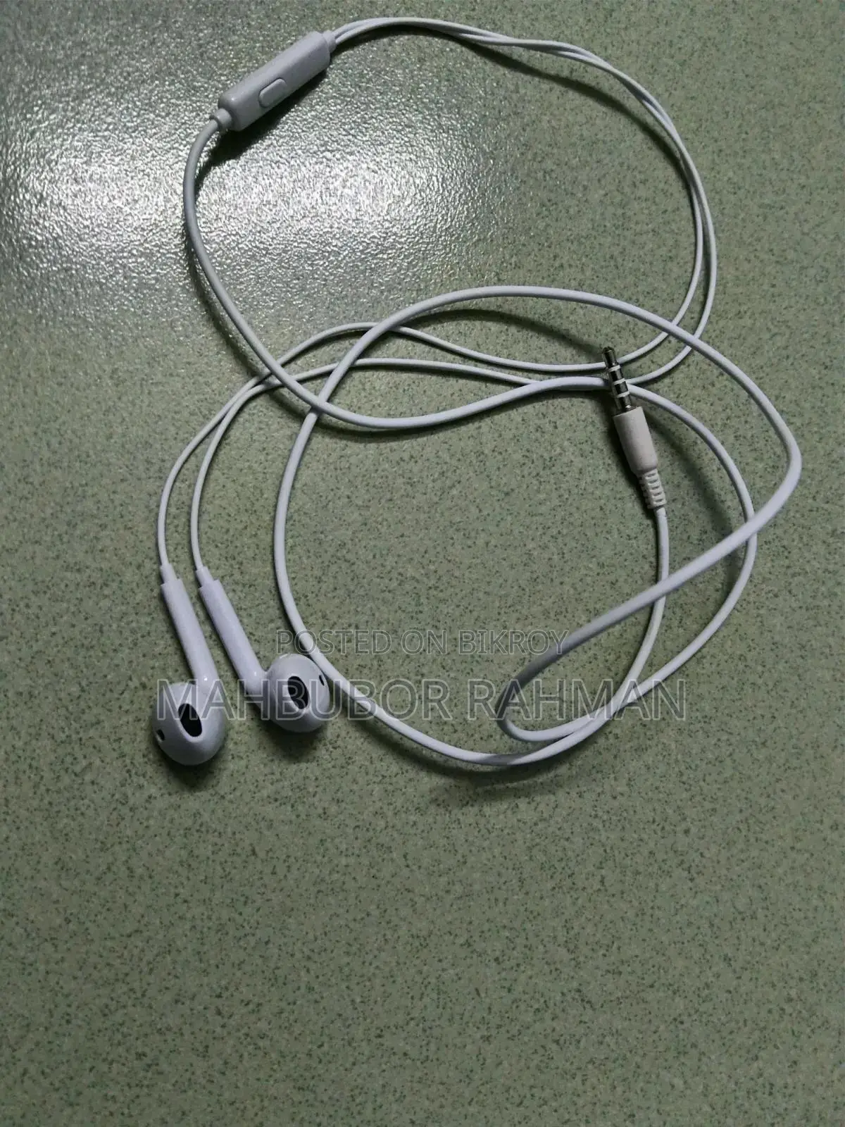 Headphone