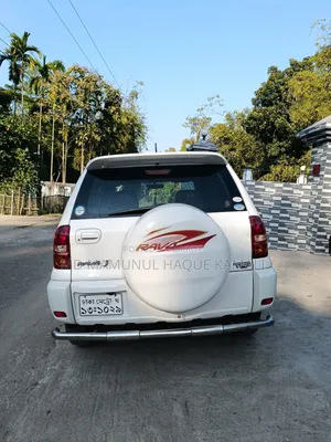 টয়োটা আরএভি৪ ২০০৪ পার্ল