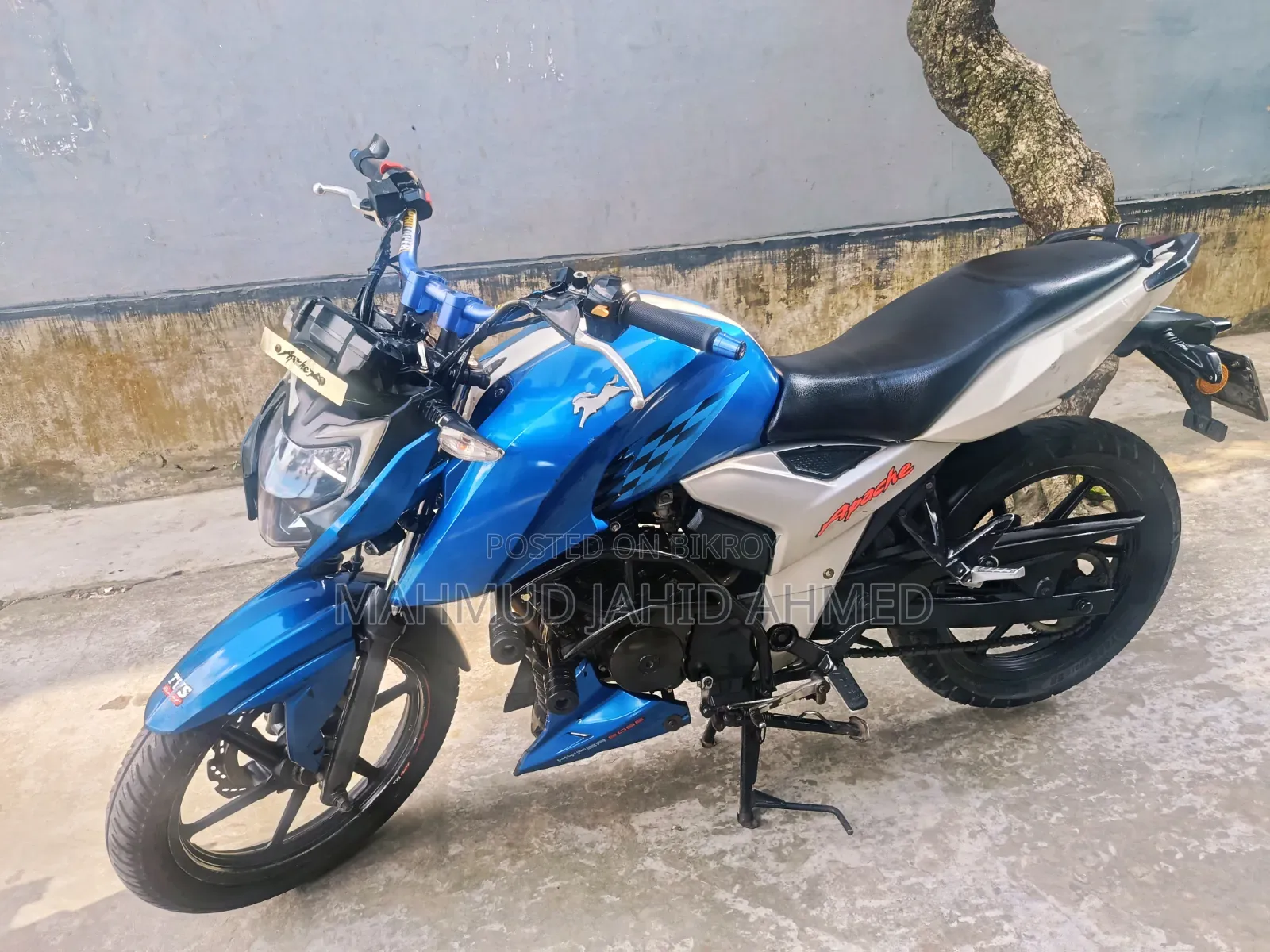 টিভিএস আপাচে ১৬০ ৪ভি ২০১৯ সাদা