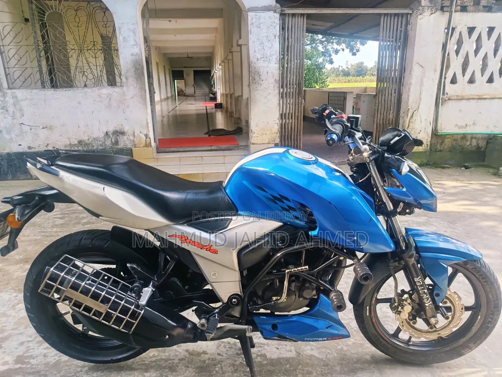 টিভিএস আপাচে ১৬০ ৪ভি ২০১৯ সাদা