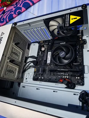 Desktop Computer Dell 16GB AMD Ryzen eMMC 256GB