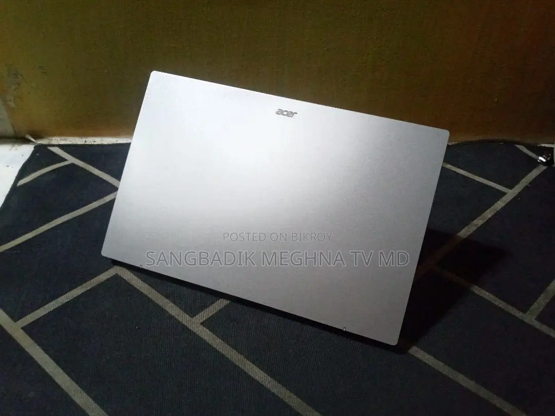 Laptop Acer 3GB RAM Intel SSD 256GB