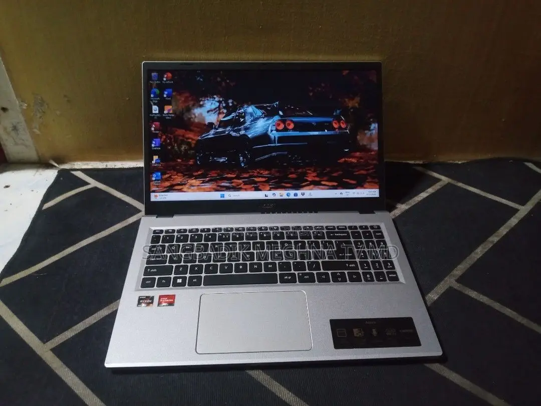Laptop Acer 3GB RAM Intel SSD 256GB