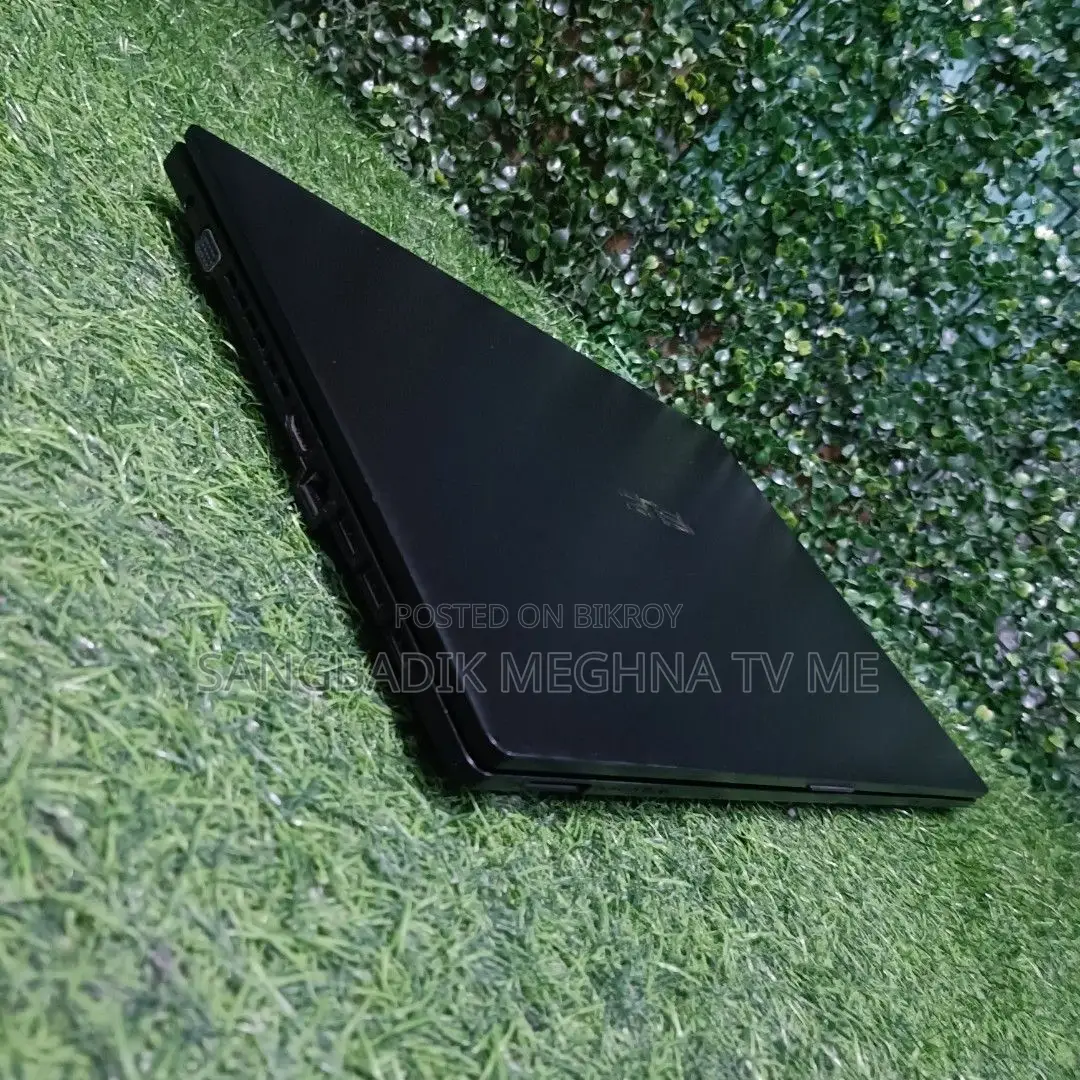 Laptop ASUS 3GB Intel SSD 256GB