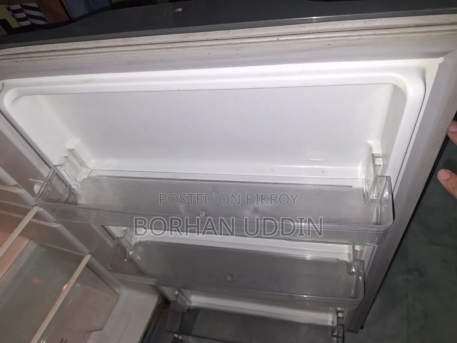 An LG brand running fridge will be sold.