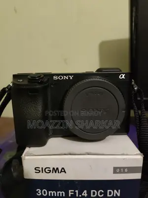 Sony A6400 Camera and Sigma Lens 30 mm