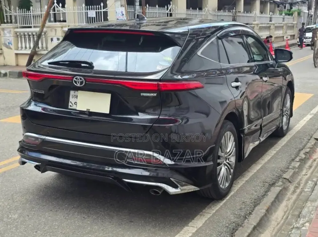 Toyota Harrier 2.0 2021 Black