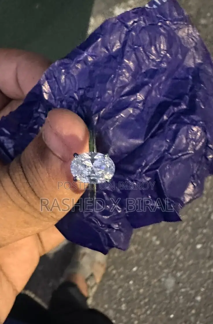 Zircon Diamond Ring (2carat)
