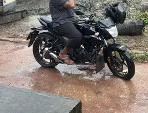 সুজুকি জিক্সার ২০১৯ ব্ল্যাক