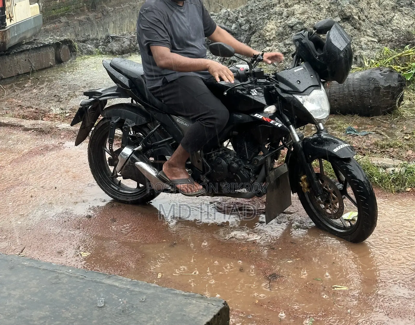 সুজুকি জিক্সার ২০১৯ ব্ল্যাক