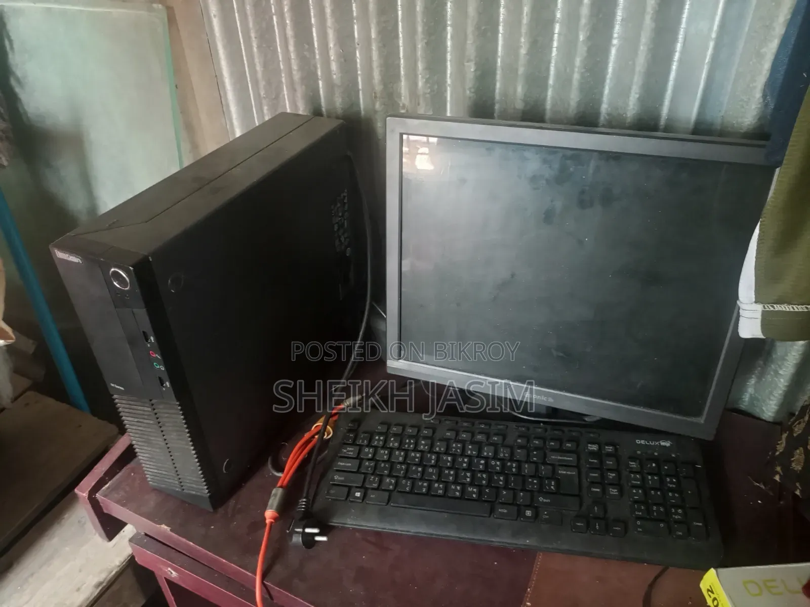 Desktop Computer Lenovo 4GB Intel Core 3 SSD 250GB