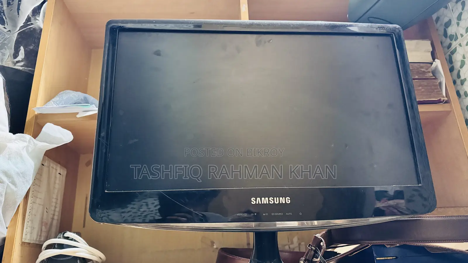 ১৯ ইঞ্চি স্যামসাং মনিটর বিক্রয়ের জন্য।