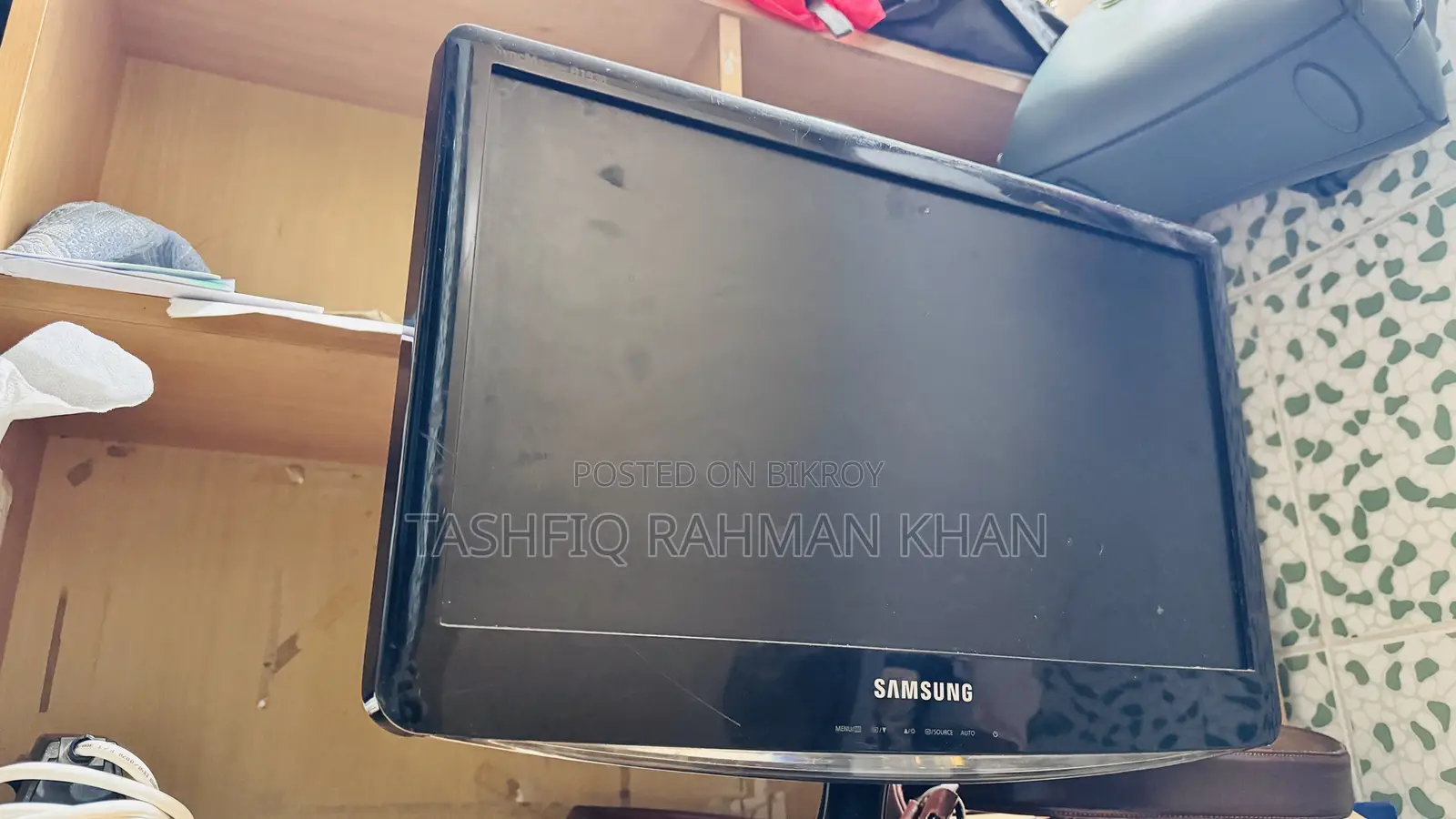 ১৯ ইঞ্চি স্যামসাং মনিটর বিক্রয়ের জন্য।