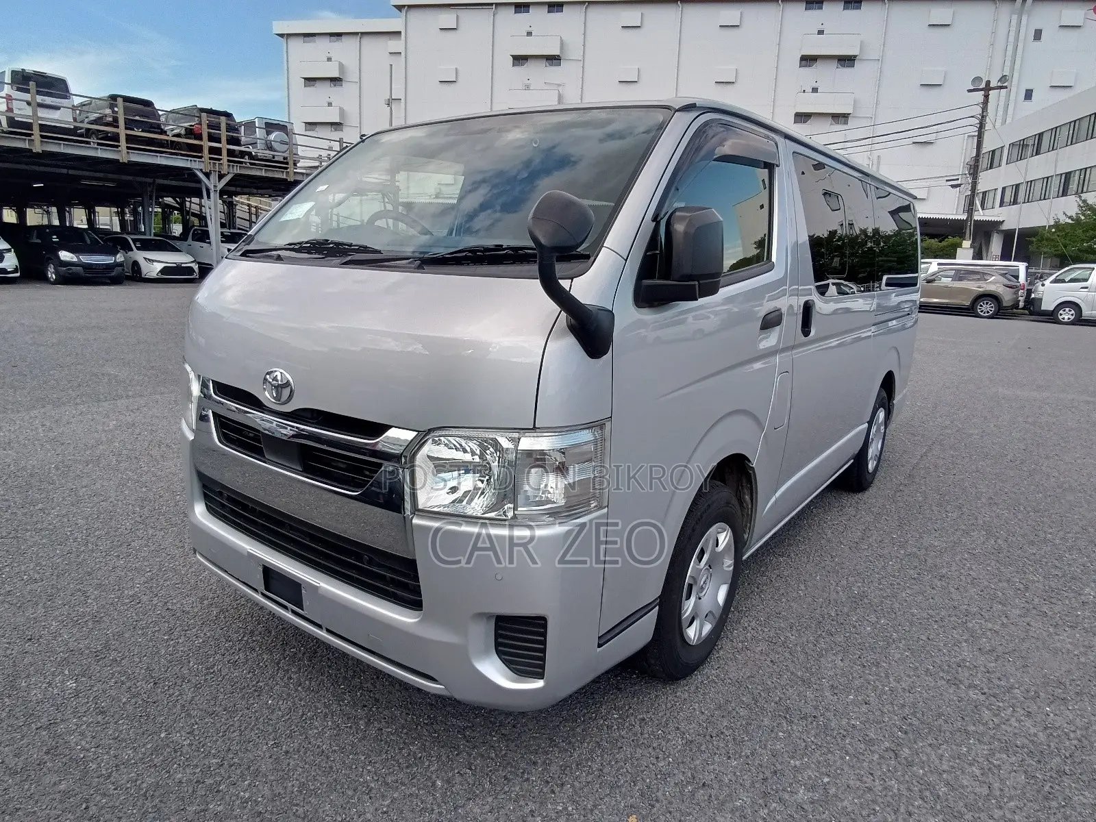 Toyota HiAce 2021 Silver