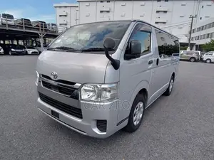 Toyota HiAce 2021 Silver