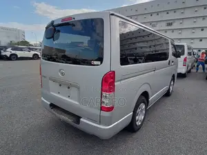 Toyota HiAce 2021 Silver