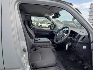 Toyota HiAce 2021 Silver
