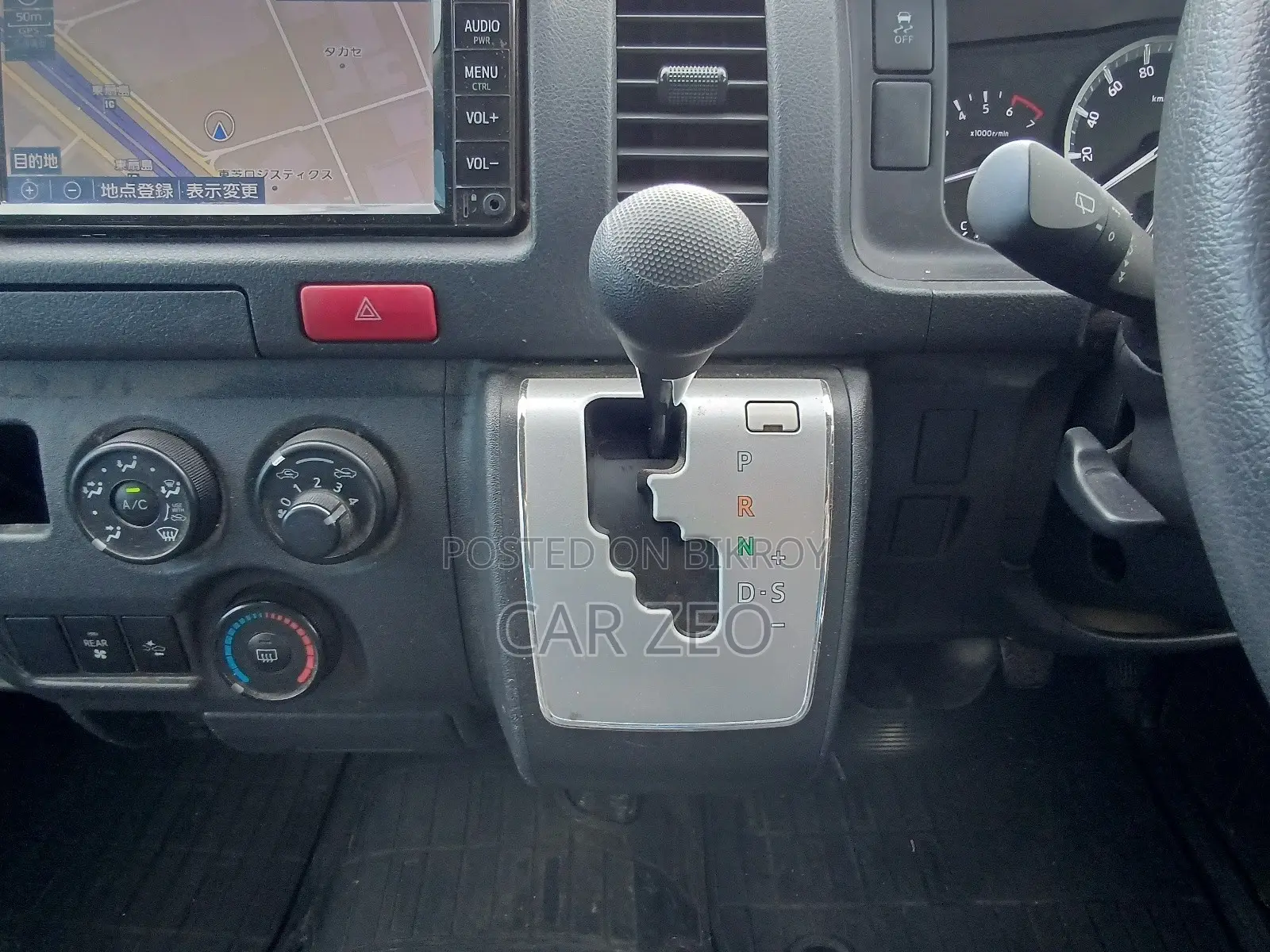Toyota HiAce 2021 Silver