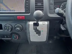 Toyota HiAce 2021 Silver