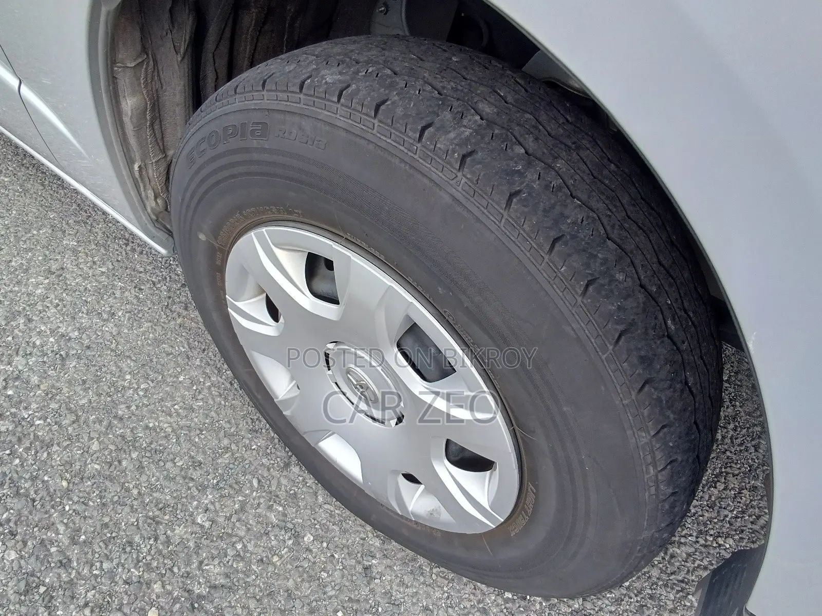 Toyota HiAce 2021 Silver