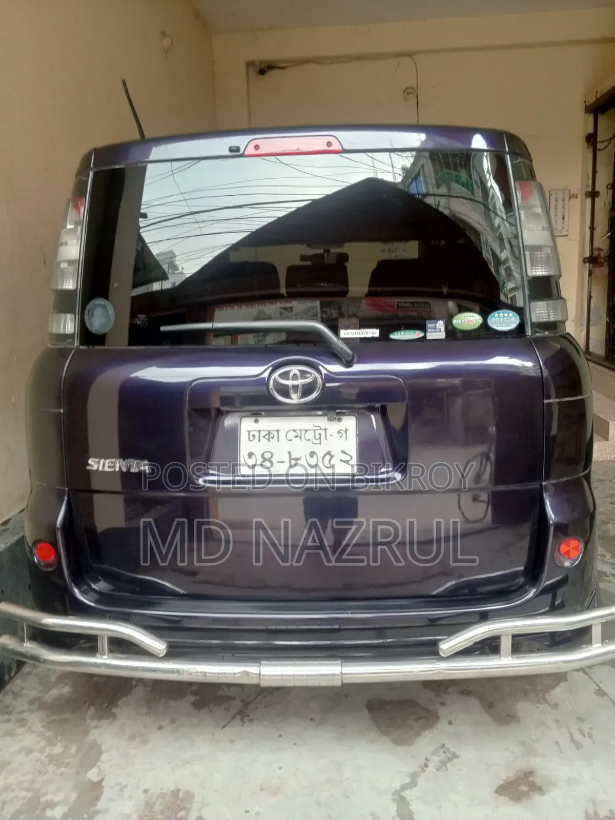 Toyota Sienta 2012 Maroon