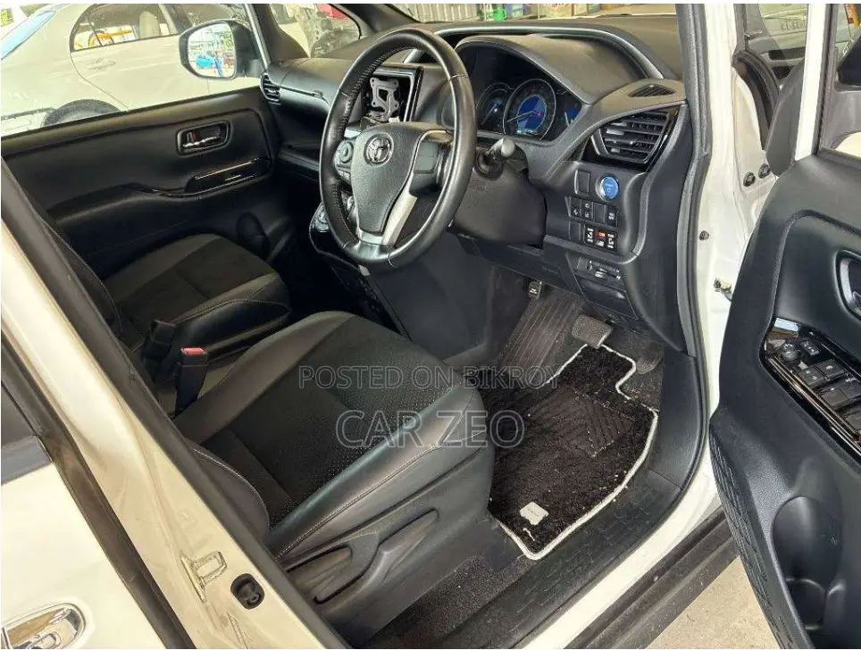 Toyota Voxy Hybrid ZS Kirameki III 2WD 7-Seater 2021 Pearl