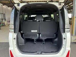Toyota Voxy Hybrid ZS Kirameki III 2WD 7-Seater 2021 Pearl