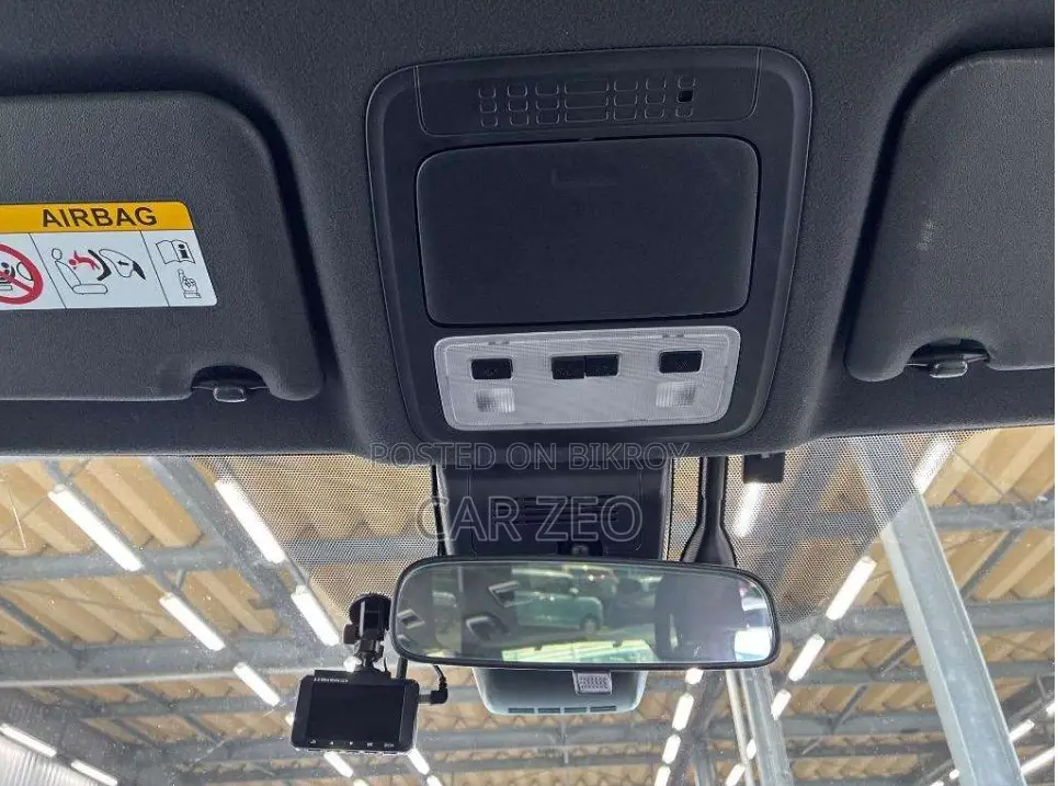 Toyota Voxy Hybrid ZS Kirameki III 2WD 7-Seater 2021 Pearl