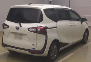 Toyota Sienta 1.5 Hybrid FWD 2021 Pearl