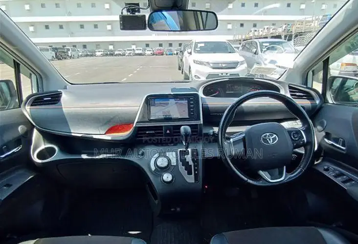 Toyota Sienta 1.5 Hybrid FWD 2021 Pearl