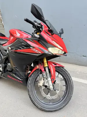 Honda CBR 2024 Red