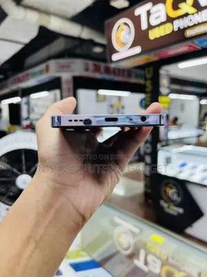 রিয়েলমি ১২+ ১২৮ জিবি