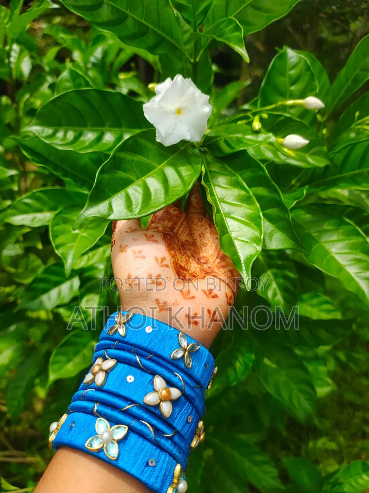 হাতে তৈরি চুড়ি