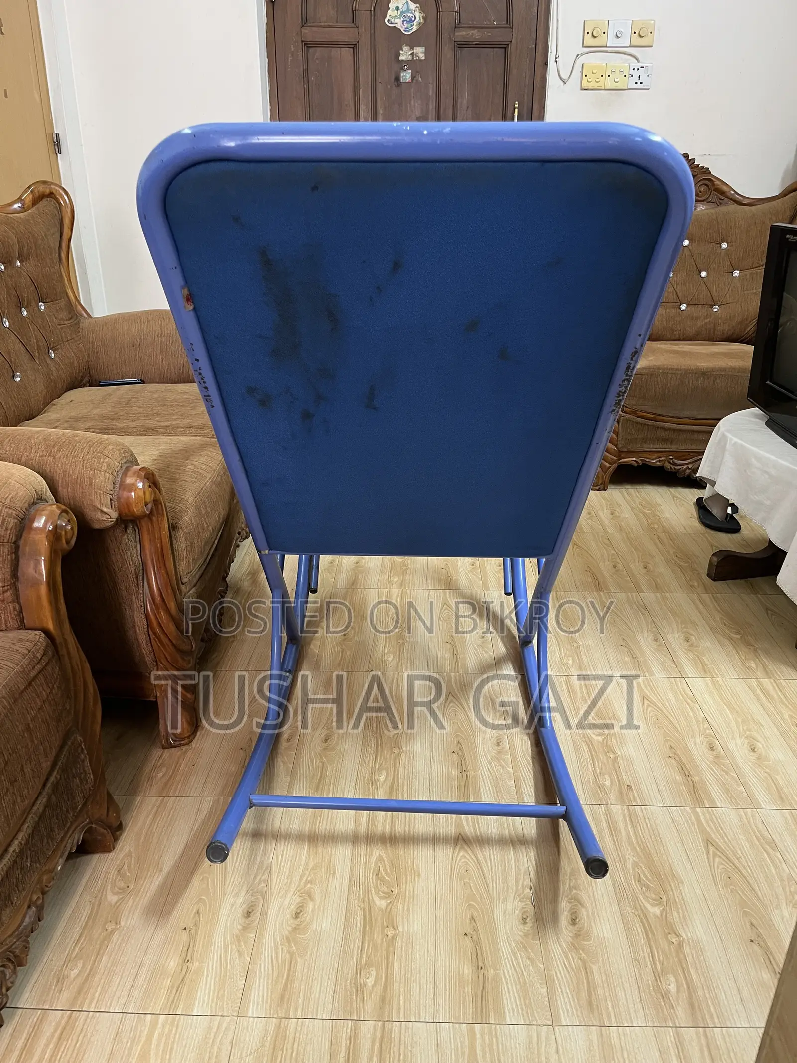 মেটাল ফ্রেমের আরামদায়ক রকিং চেয়ার (Blue Rocking Chair)