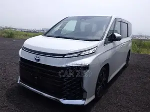 Toyota Voxy Hybrid S-Z 2WD 7-Seater 2022 Pearl