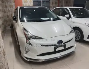 Toyota Prius 2018 Pearl
