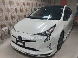 Toyota Prius 2018 Pearl