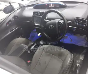 Toyota Prius 2018 Pearl