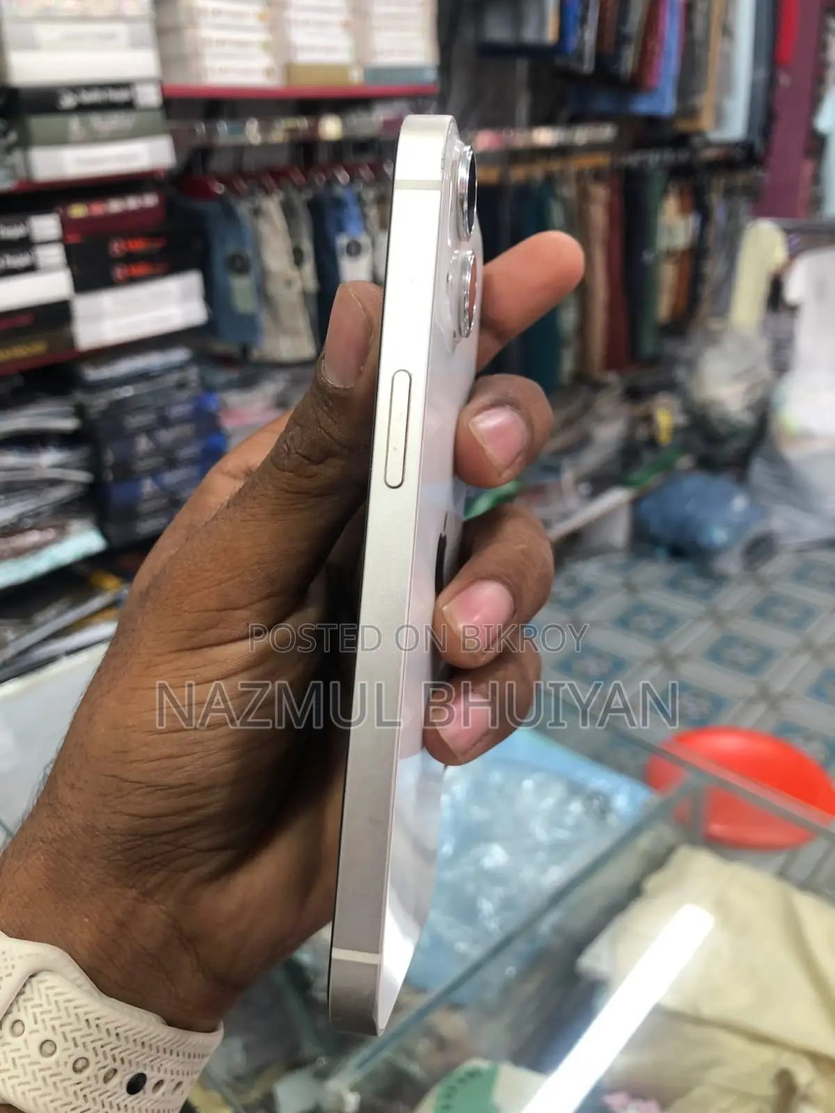 অ্যাপল আইফোন ১৩ ২৫৬ জিবি হোয়াইট
