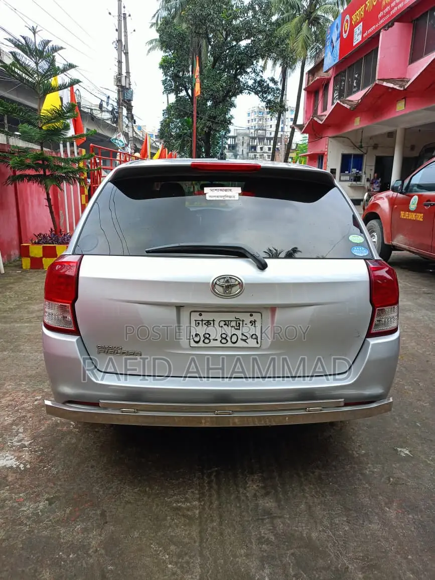 টয়োটা করোলা ফিল্ডার ২০১২ রূপালী