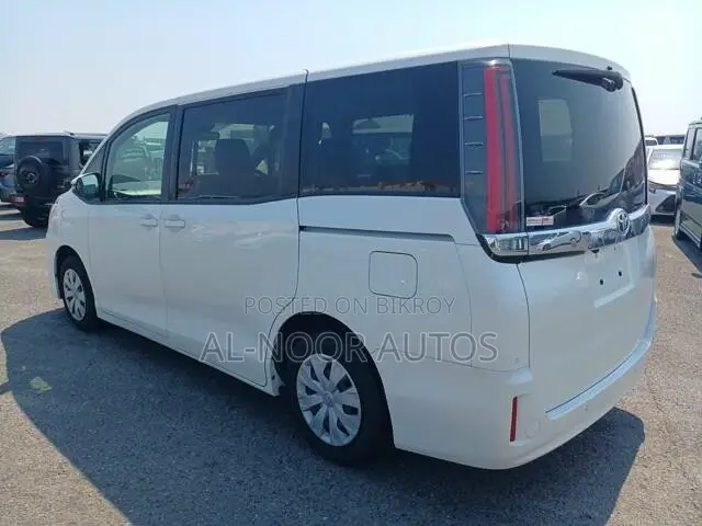 Toyota Noah 2021 Pearl