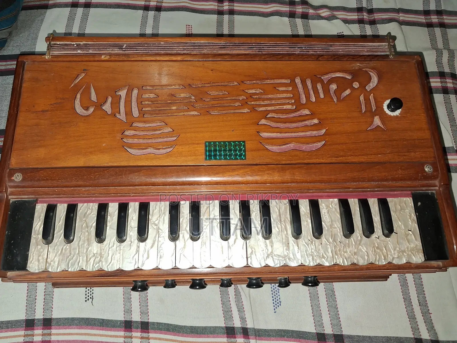 হারমোনিয়াম একদম ফ্রেশ কন্ডিশন