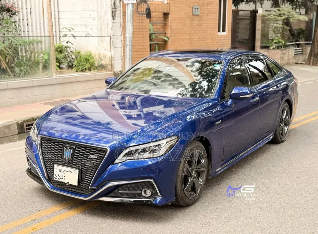 Toyota Crown 2018 Blue