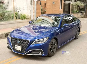 Toyota Crown 2018 Blue