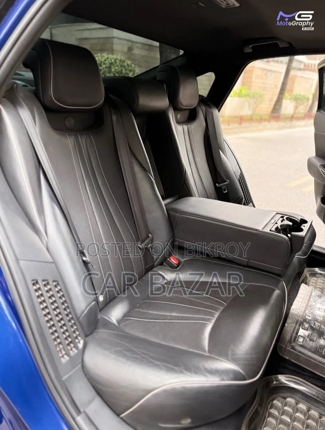 Toyota Crown 2018 Blue