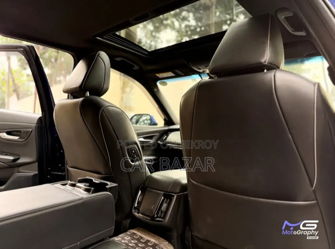 Toyota Crown 2018 Blue