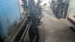 Hero Xtreme 125R 2026 Black